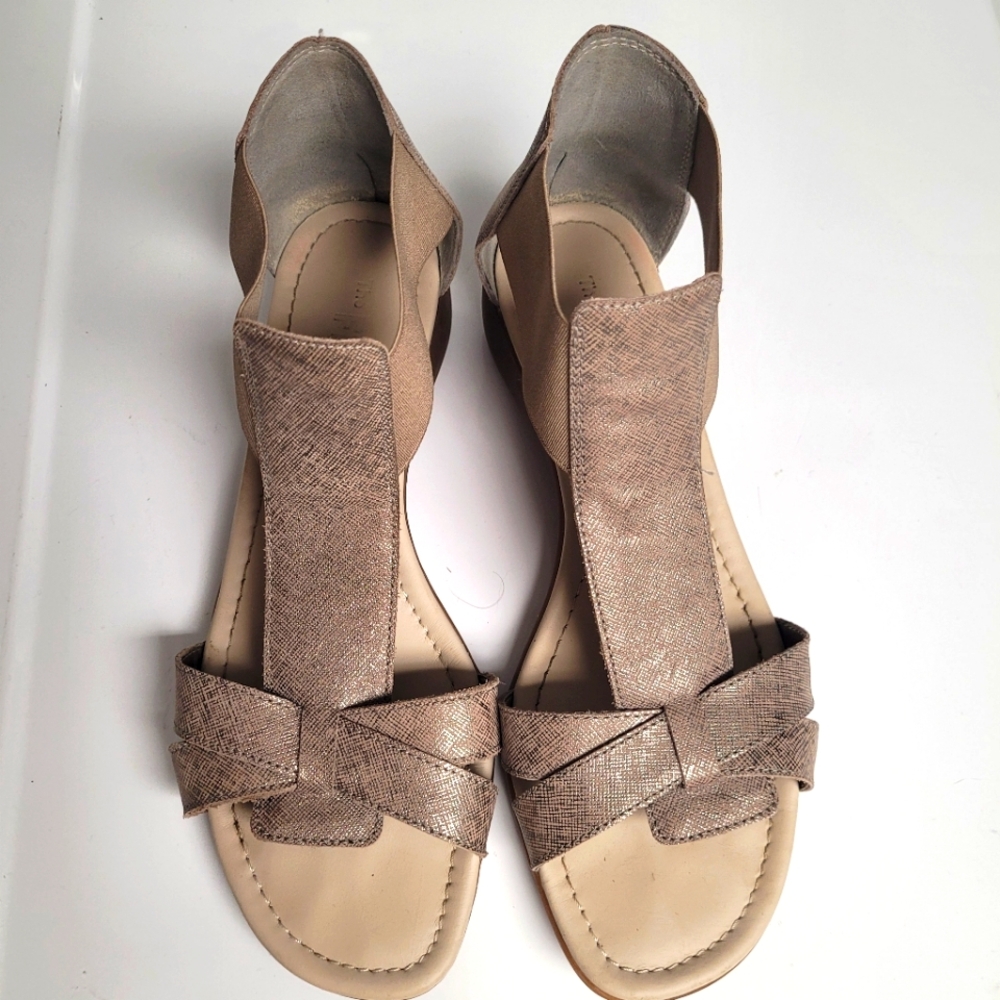 THE FLEXX Tan Sandals with Crisscross Straps